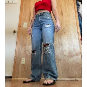 Arizona Jean Company Women's Ripped Blue Straight Leg Jeans